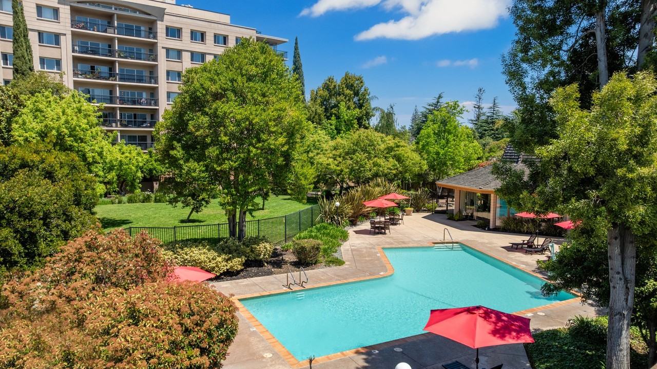 Tan Plaza Apartments - Photo 3 of 39