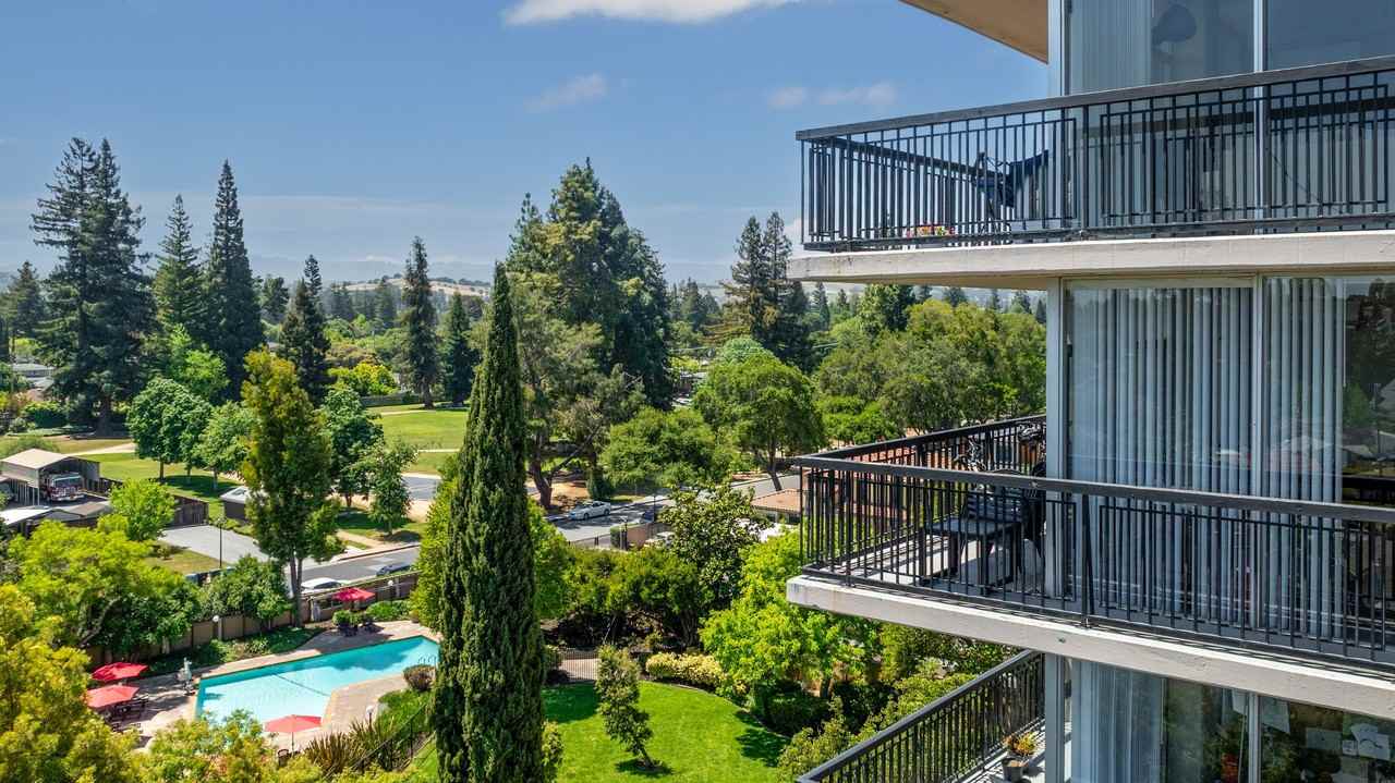 Tan Plaza Apartments - Photo 4 of 39