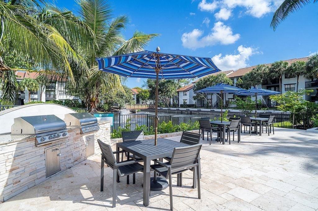 Sherwood on the Park - Photo 3 of 39