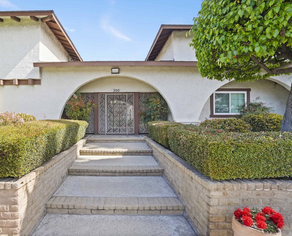 Park Wilshire - Photo 3 of 6