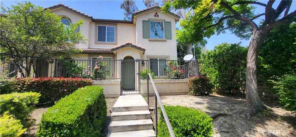 1925 E Harvard Privado