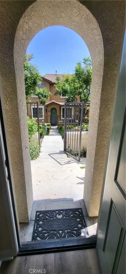 1925 E Harvard Privado - Photo 3 of 34