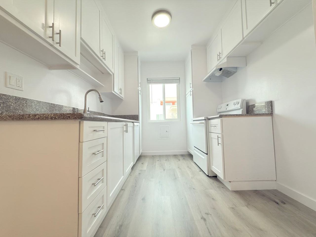 5311 Corteen Pl #29 - Photo 3 of 10