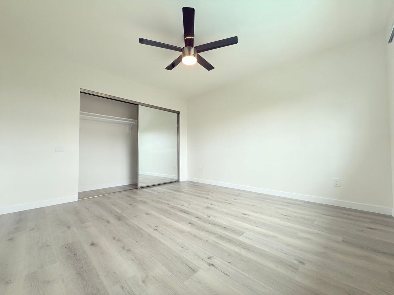 5311 Corteen Pl #29 - Photo 4 of 10