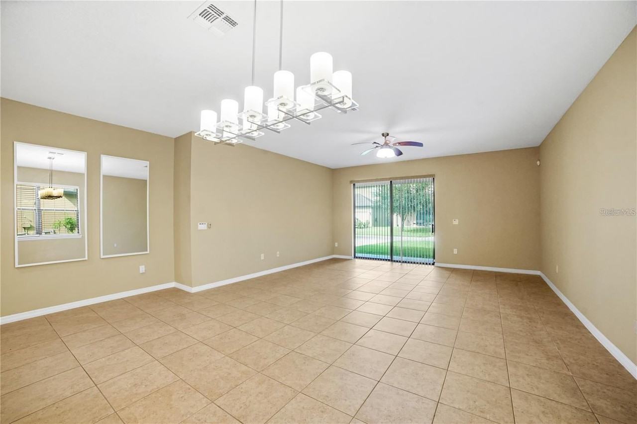 6910 Corley Ave - Photo 4 of 24