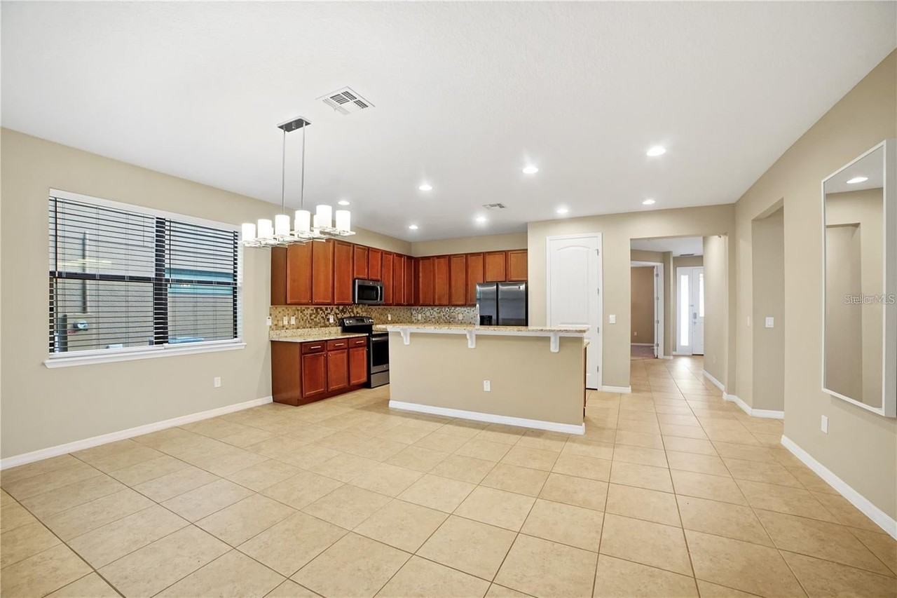 6910 Corley Ave - Photo 7 of 24