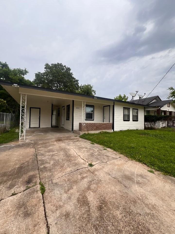 1033 Grant St - Photo 2 of 8