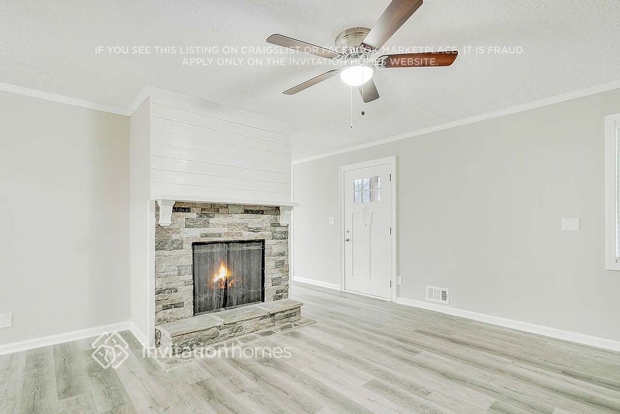 201 Chatooga Dr - Photo 3 of 19