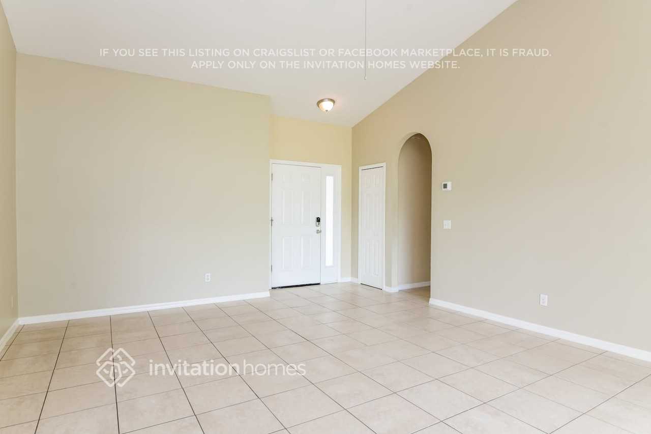 855 Berwick Dr - Photo 4 of 17