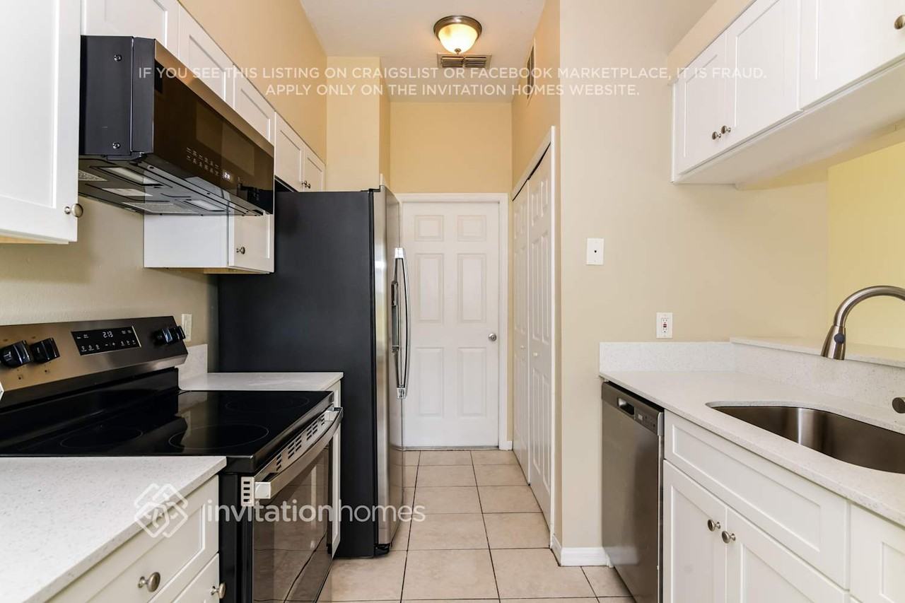 855 Berwick Dr - Photo 6 of 17