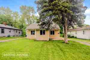 featured image of 3636 N Dearborn St