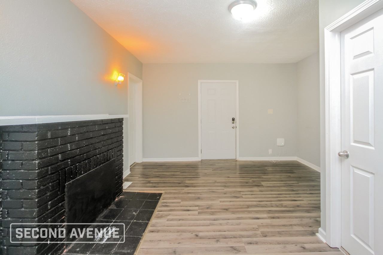 3636 N Dearborn St - Photo 7 of 28