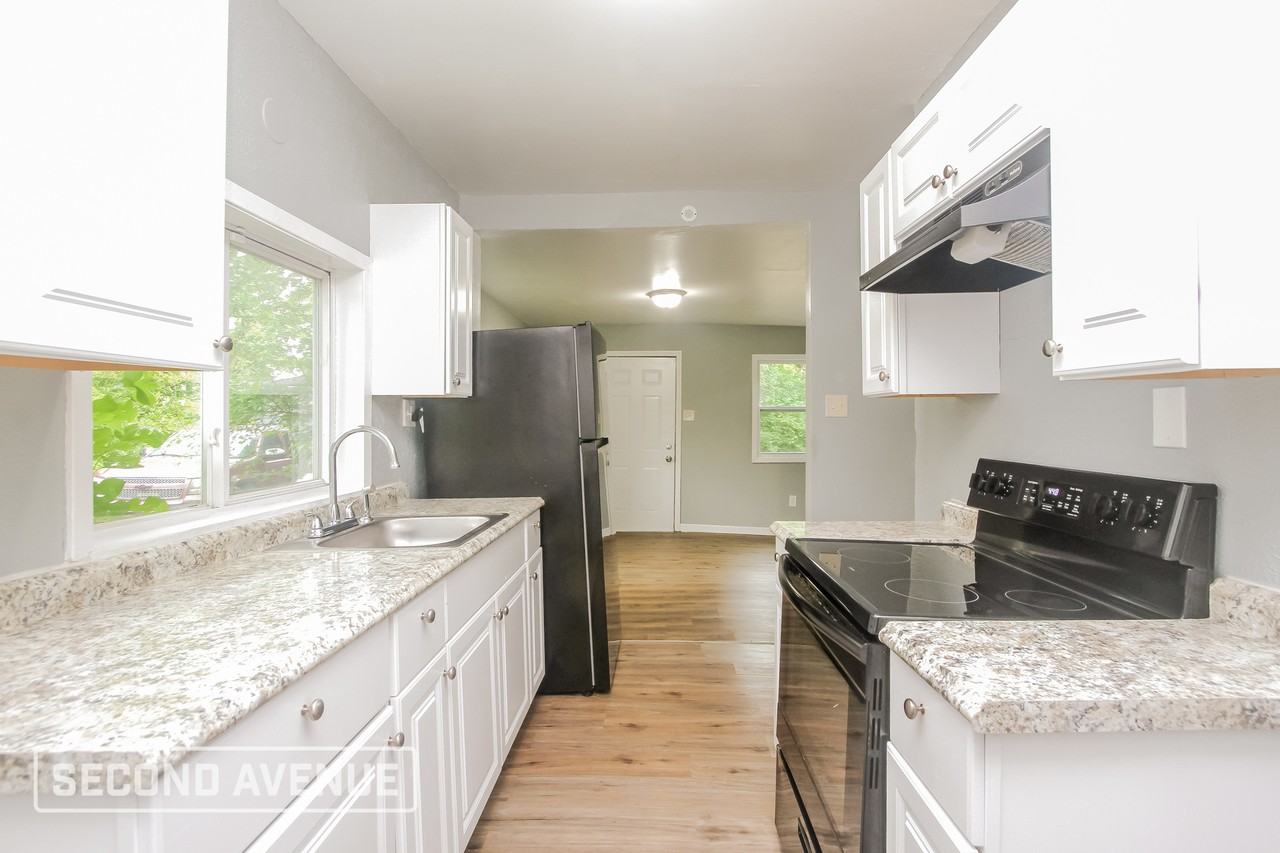 3636 N Dearborn St - Photo 4 of 28