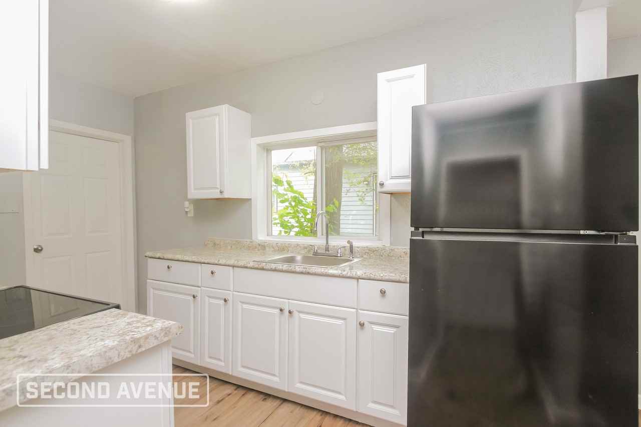 3636 N Dearborn St - Photo 5 of 28