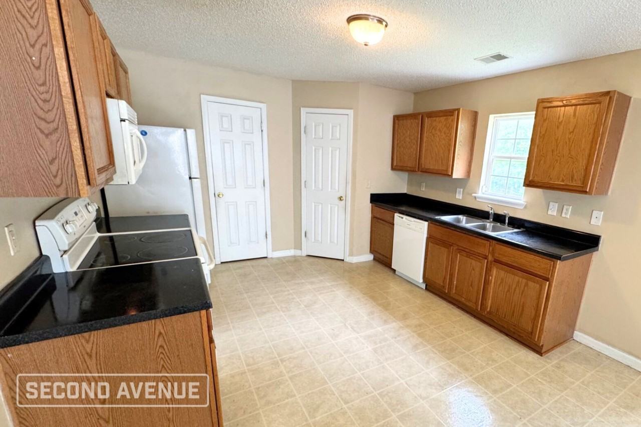 123 Honey Tree Rd - Photo 2 of 17
