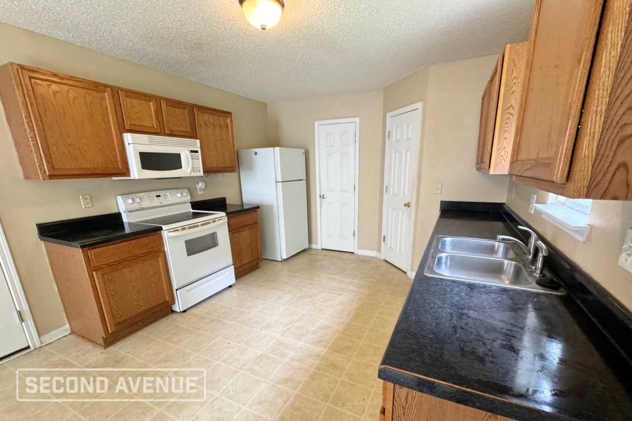 123 Honey Tree Rd - Photo 3 of 17