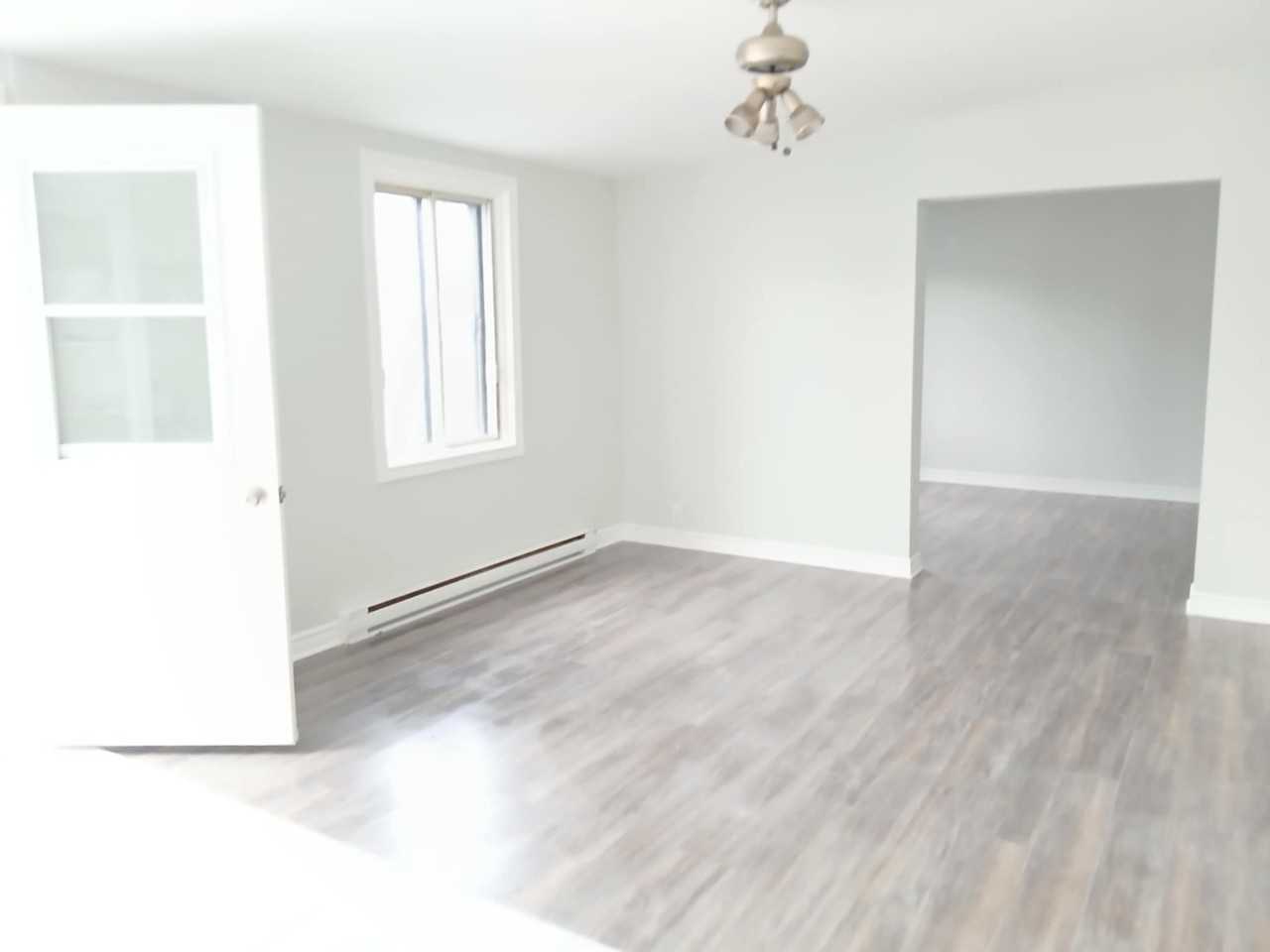 4352 Rue Legault - Photo 2 of 15