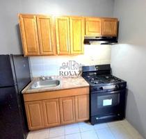 featured image of 196 Roseville Avenue #4