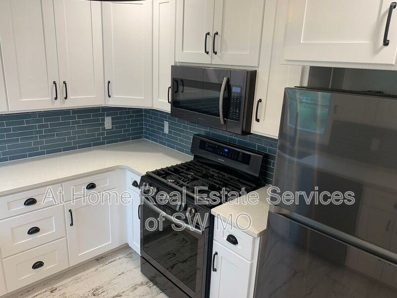 2322 E Langston St - Photo 7 of 19