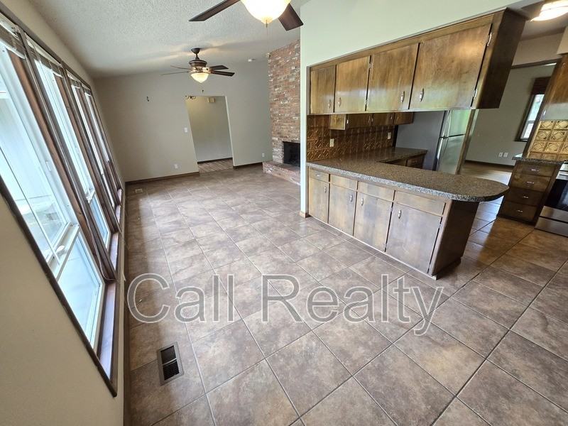 6104 South Stone Street - Photo 4 of 20