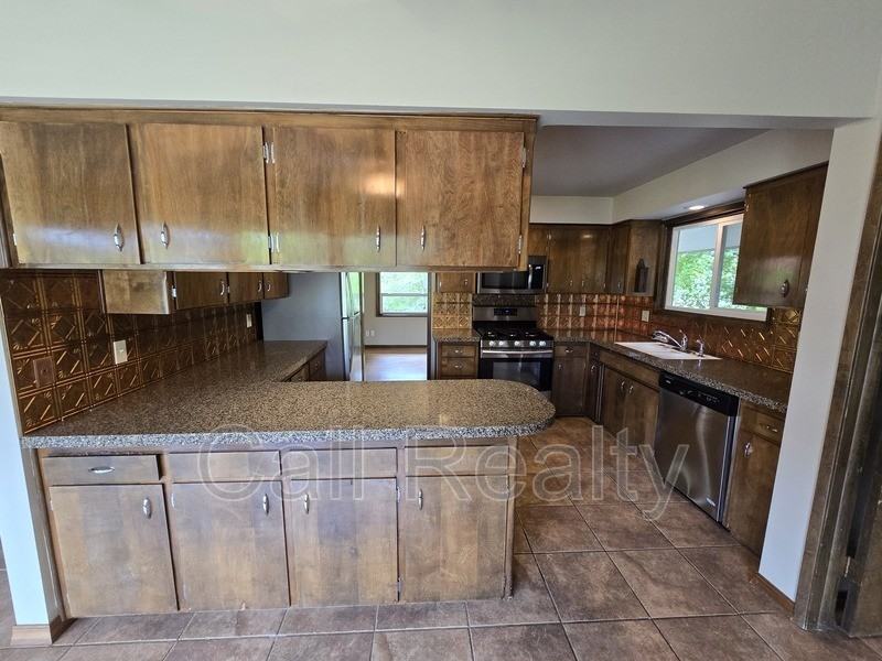 6104 South Stone Street - Photo 5 of 20