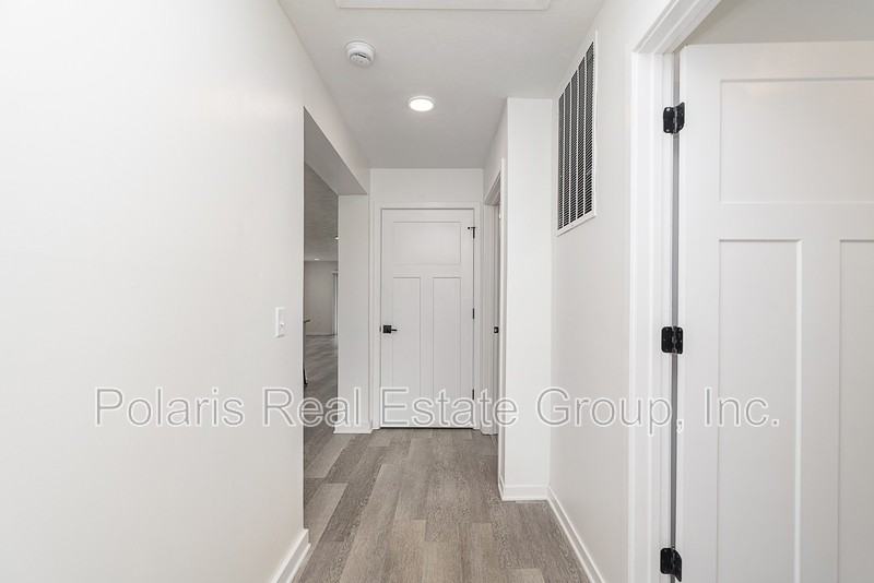 4129 Cornelius Ave - Photo 4 of 28