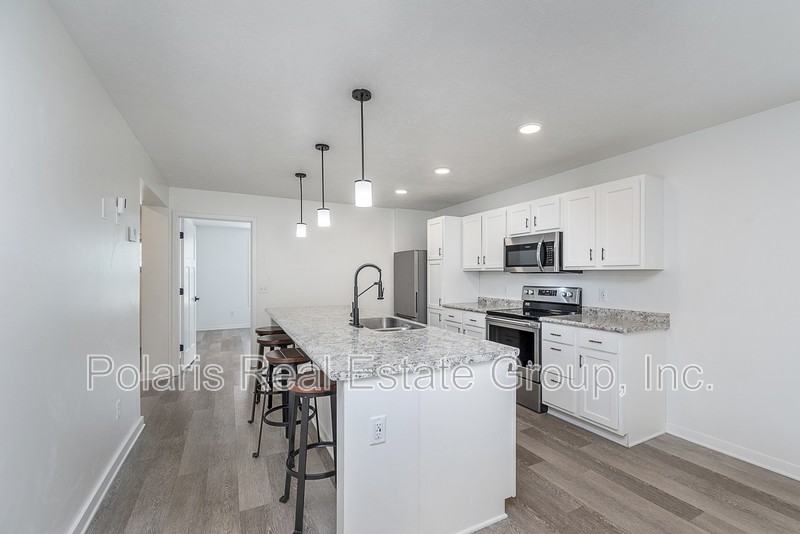 4129 Cornelius Ave - Photo 6 of 28