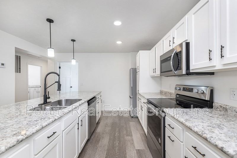 4129 Cornelius Ave - Photo 7 of 28