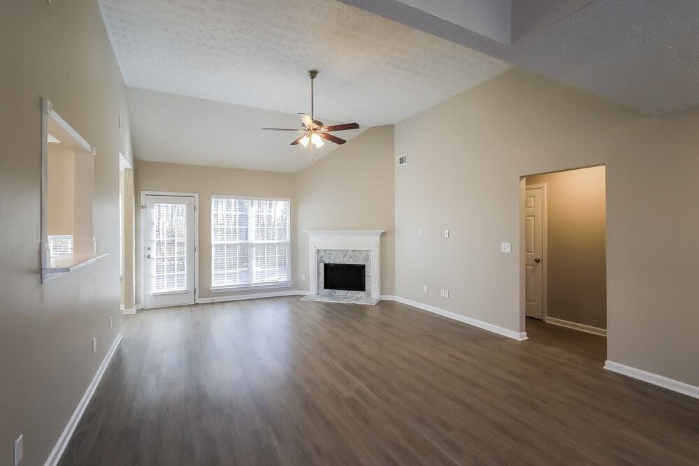 492 Clearwater Way - Photo 3 of 16