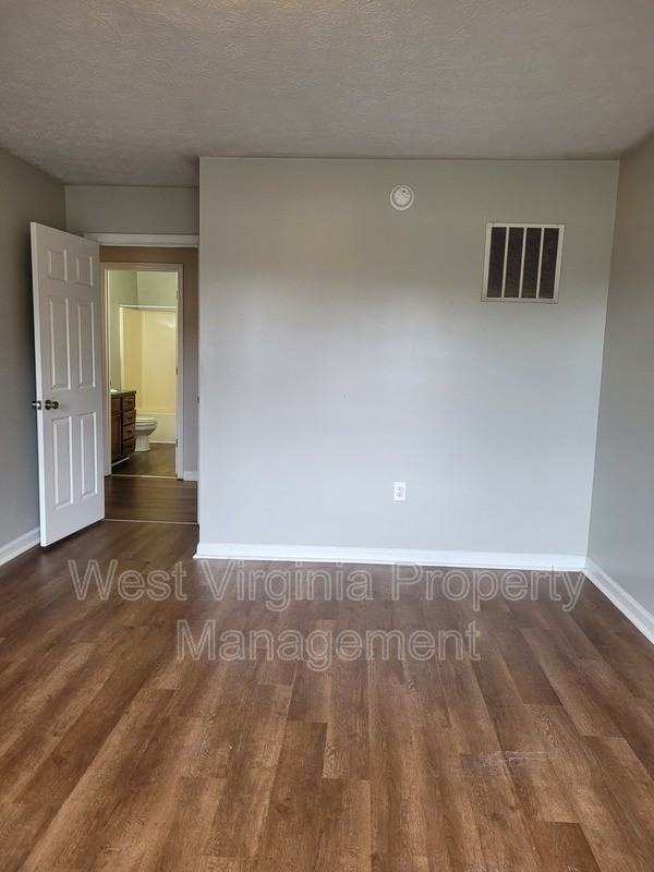 3751 Summerlee Rd #10 - Photo 2 of 22