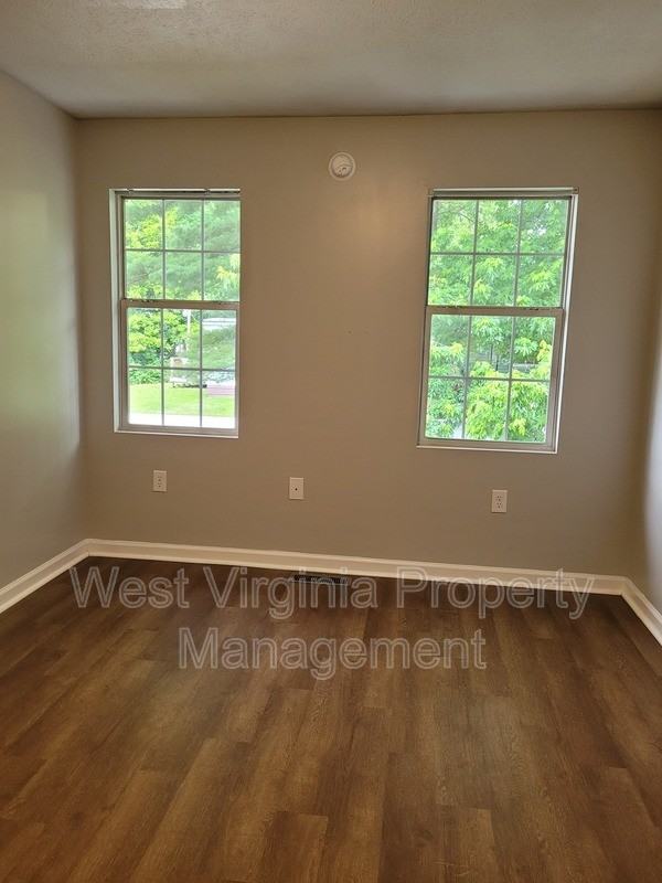 3751 Summerlee Rd #10 - Photo 6 of 22