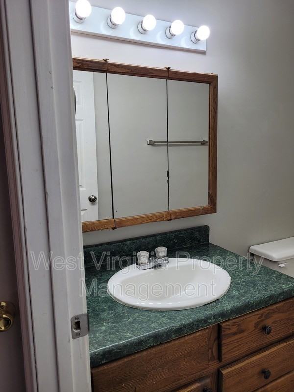 3751 Summerlee Rd #10 - Photo 7 of 22