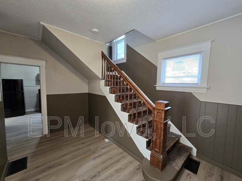 422 Baltimore St - Photo 3 of 30