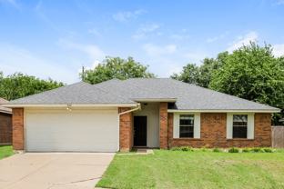 922 Elliott Dr - Photo 1 of 1