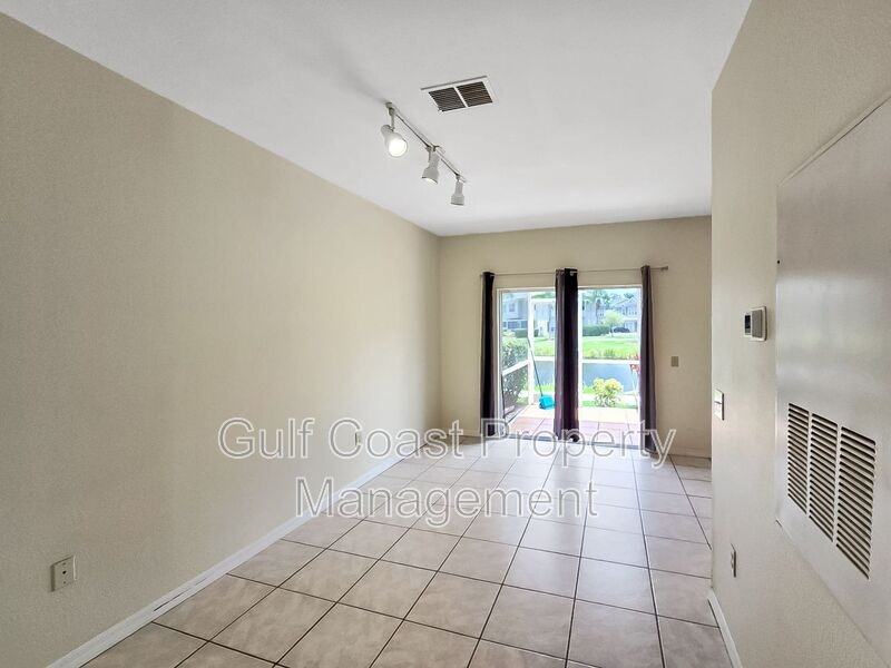 7743 Plantation Cir - Photo 3 of 19