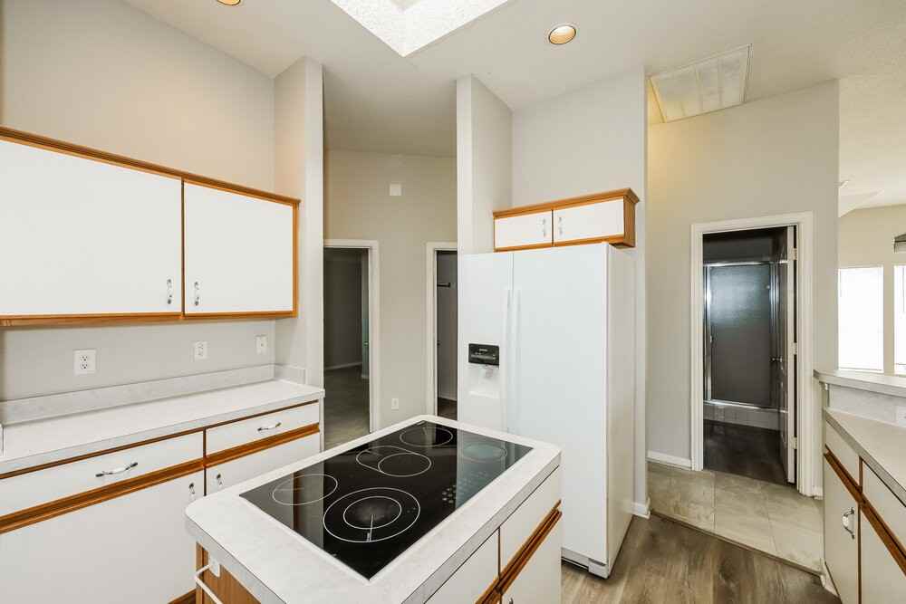 5017 Eastcreek Dr - Photo 7 of 16