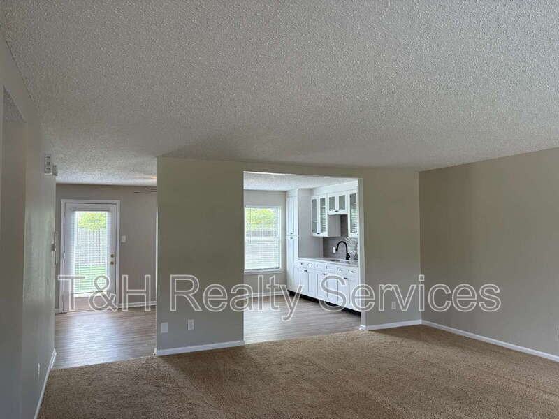 14928 Drayton Dr - Photo 7 of 30