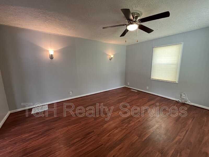 3534 N Euclid Ave - Photo 3 of 15