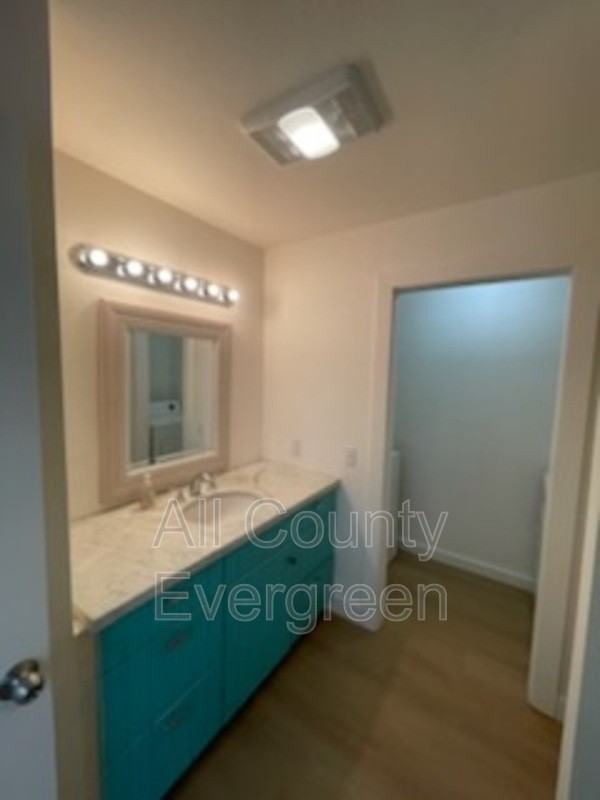 1540 29th St Se #D - Photo 6 of 16