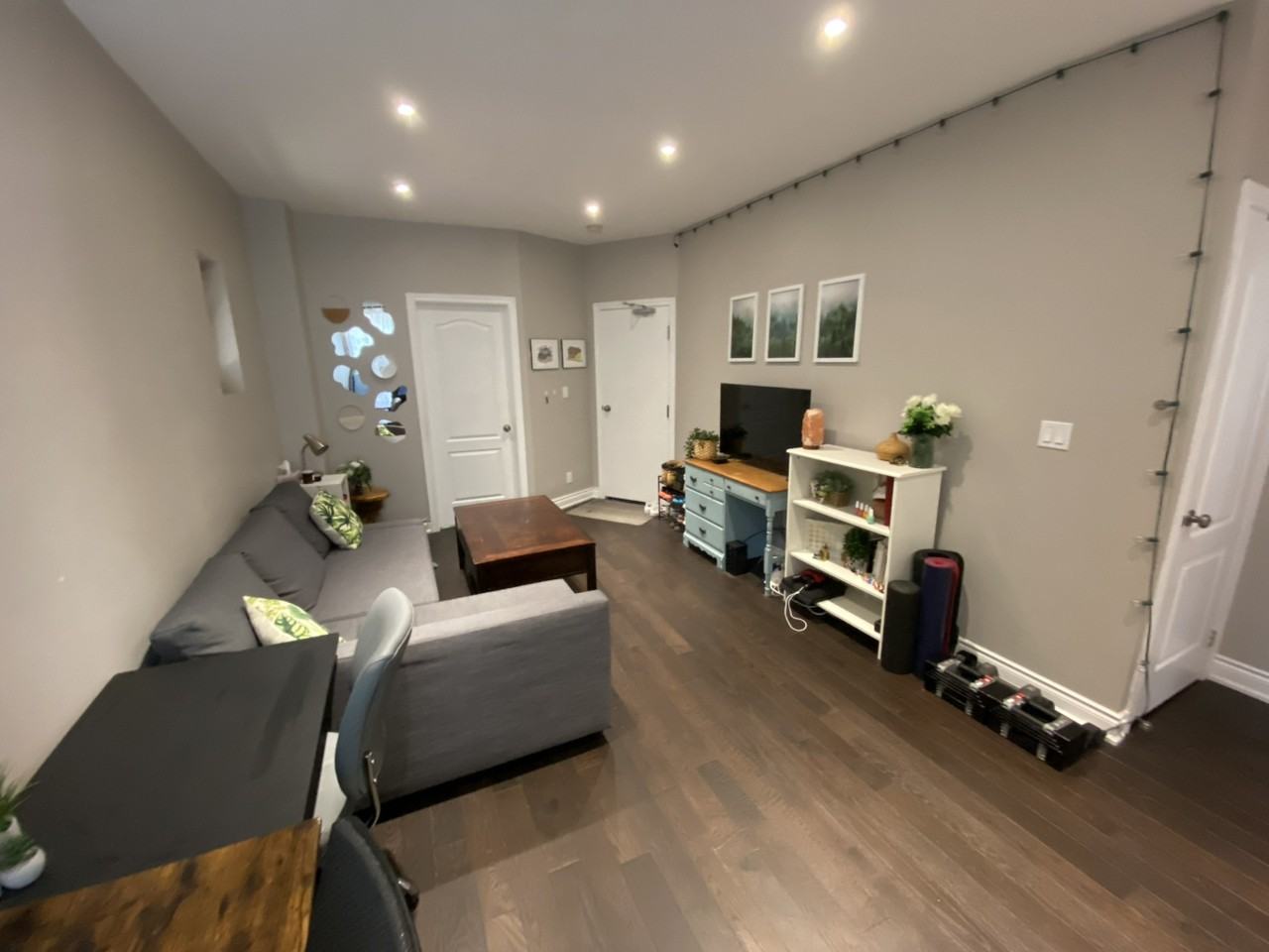 Dufferin St - Photo 3 of 9