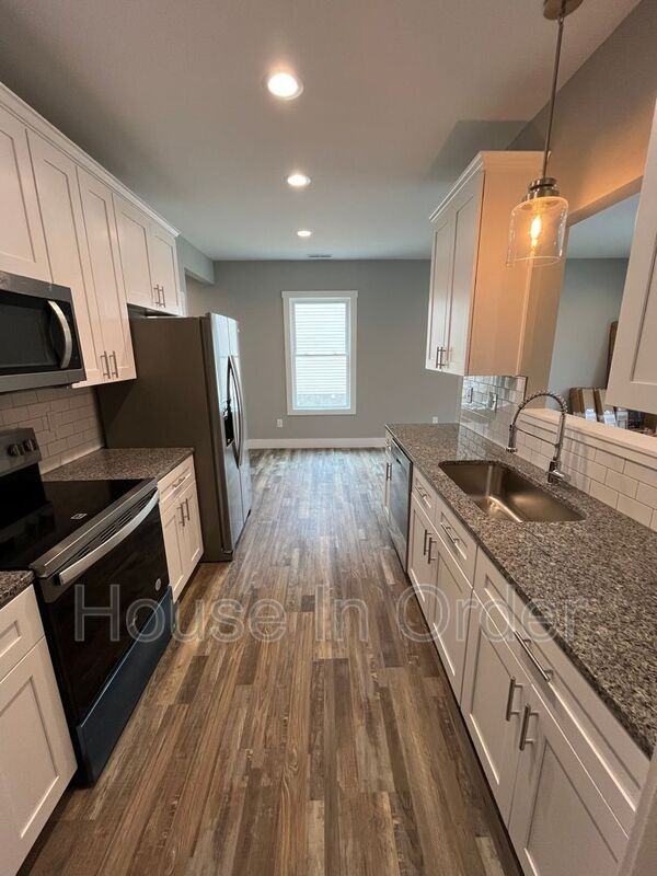 111 Stone Dr #102 - Photo 2 of 12