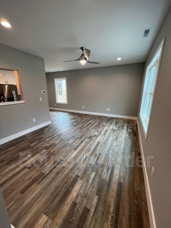 111 Stone Dr #102 - Photo 6 of 12