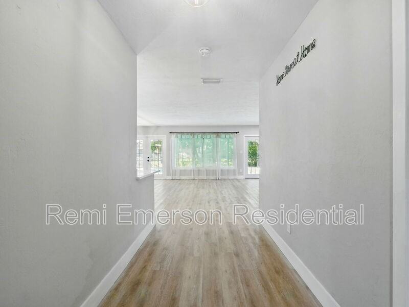 914 Houston St - Photo 5 of 48