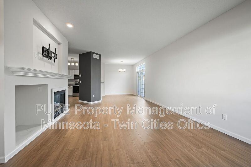 1877 111th Ave Ne - Photo 4 of 31