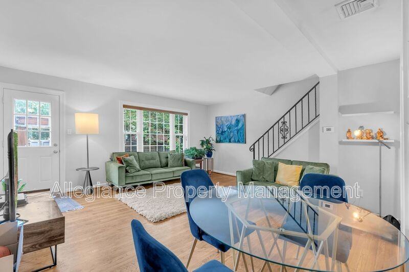 3110 Landover St - Photo 3 of 38