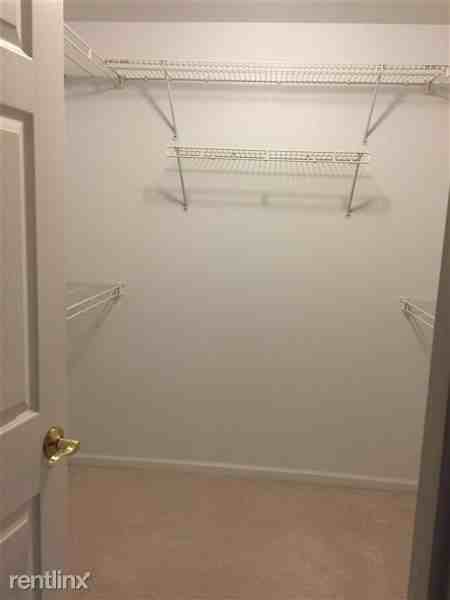 Crestwood Park Condominiums - Photo 3 of 11