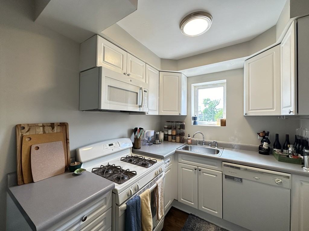 3517 W Grace St #2E - Photo 2 of 21