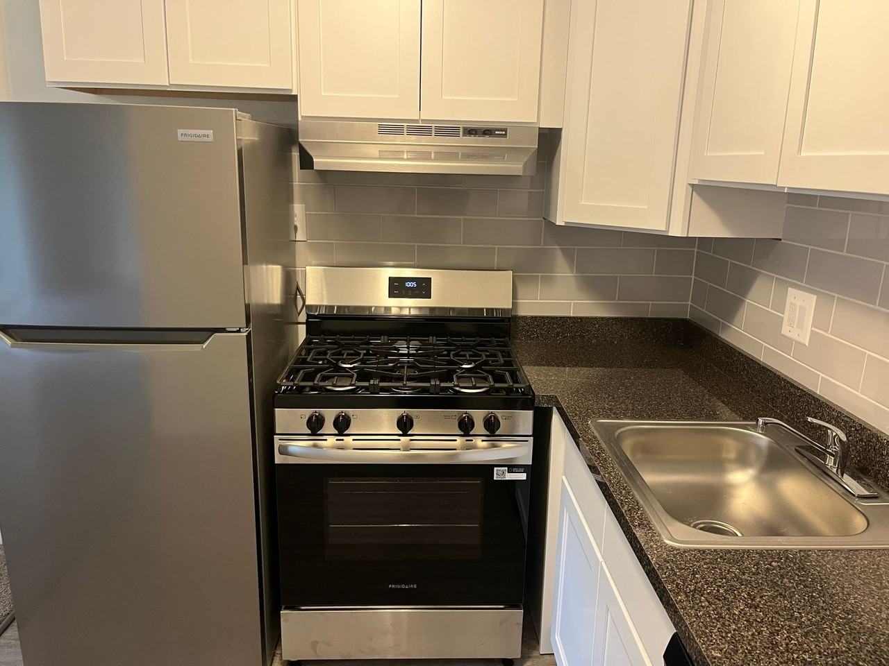 Colonial Point Apartments - Photo 6 of 32