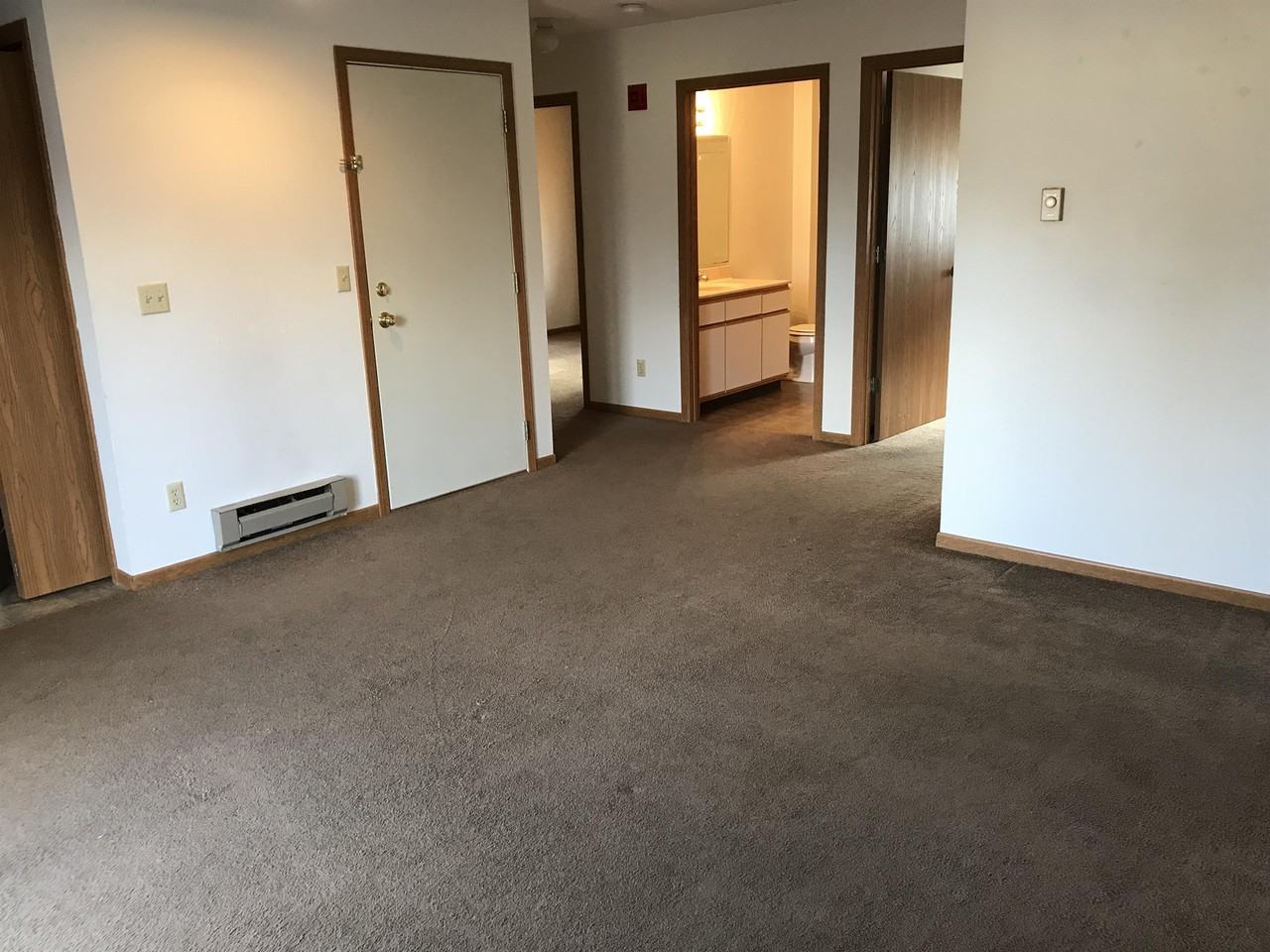 912 S 6th St - Photo 5 of 10