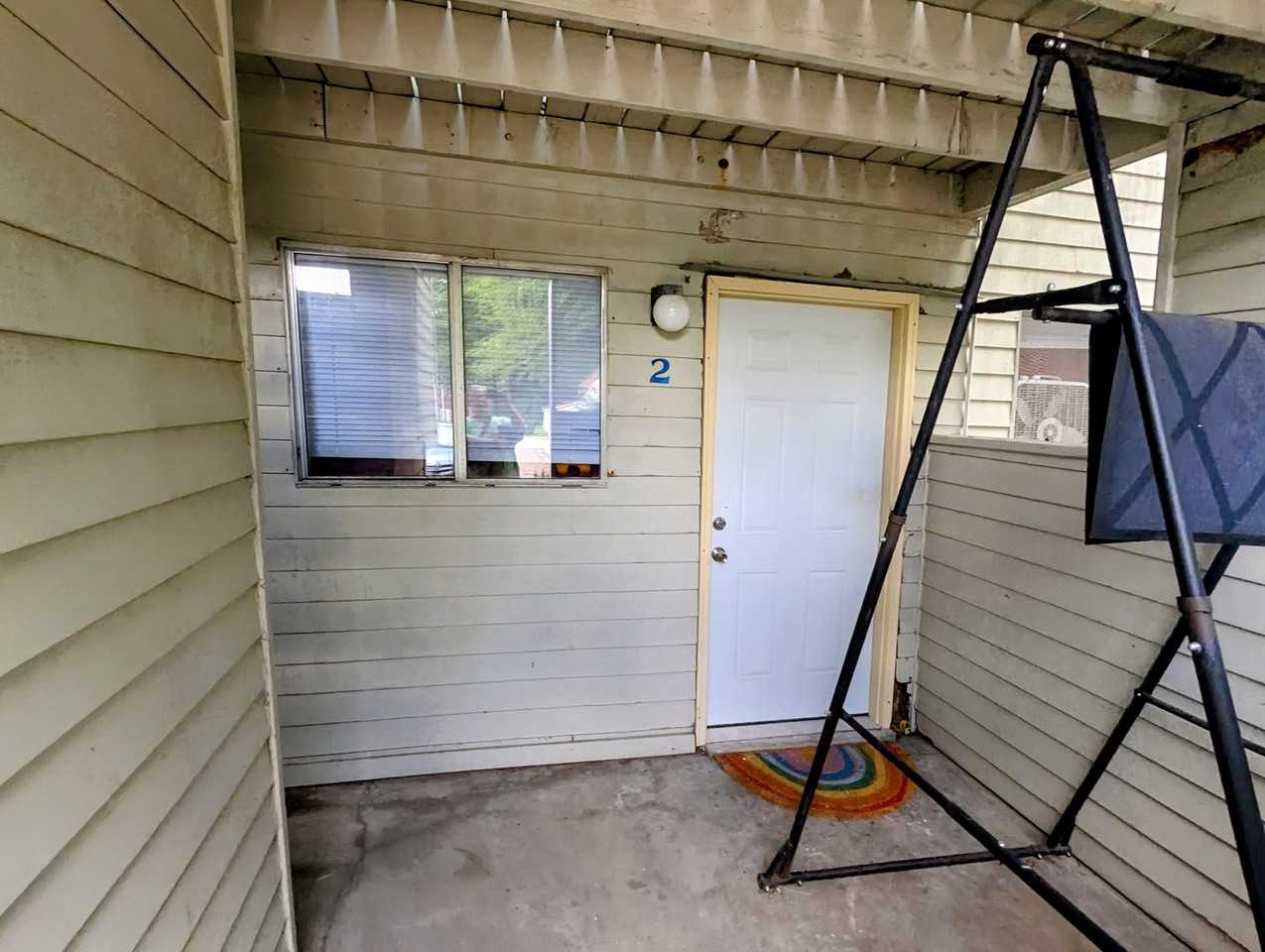 913 Michigan Street - Photo 6 of 7